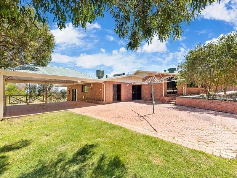 67 Holmes Road, Maida Vale WA 6057