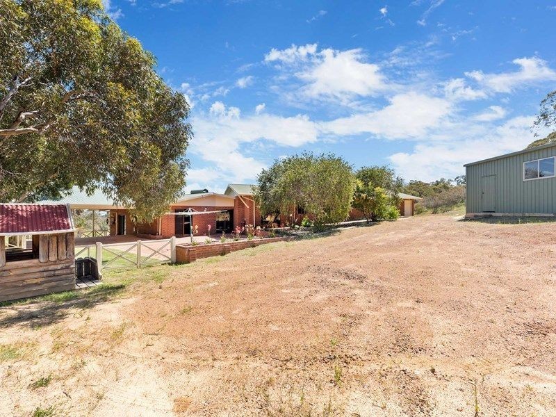 67 Holmes Road, Maida Vale WA 6057