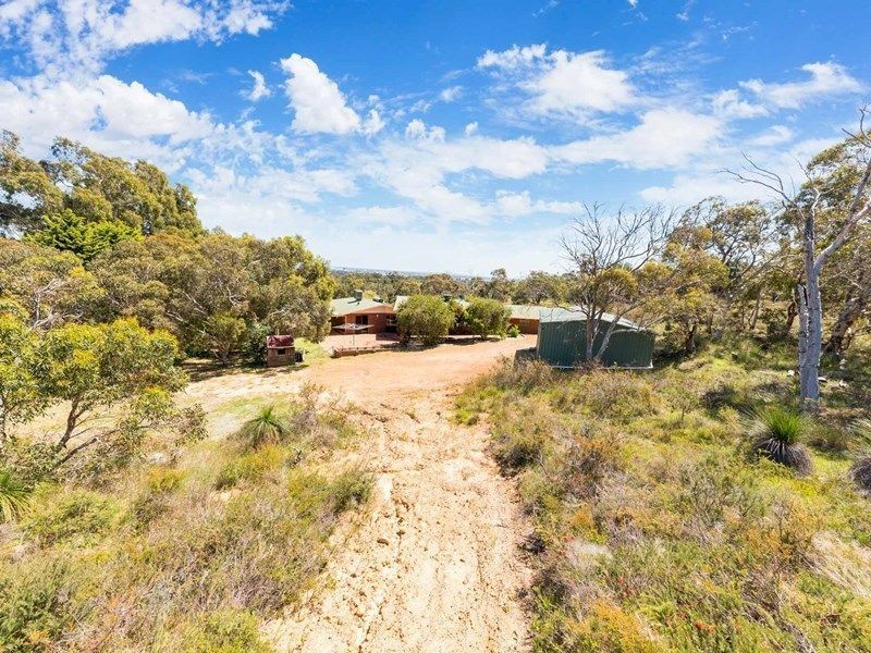 67 Holmes Road, Maida Vale WA 6057
