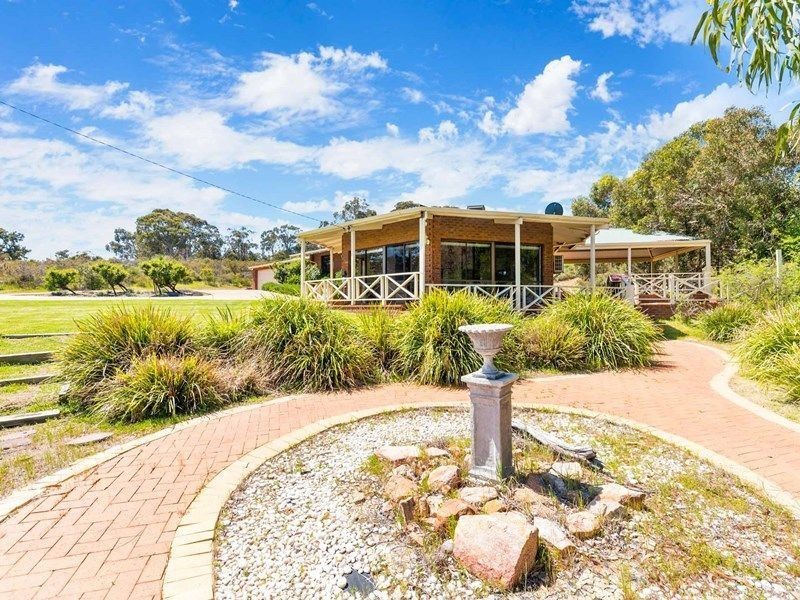 67 Holmes Road, Maida Vale WA 6057