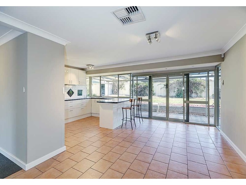 21 Kiandra Way, High Wycombe WA 6057