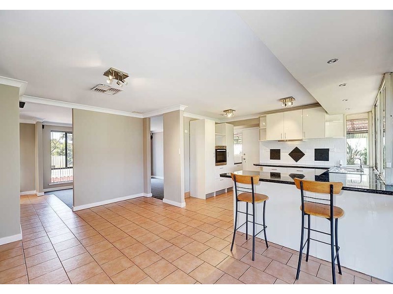 21 Kiandra Way, High Wycombe WA 6057