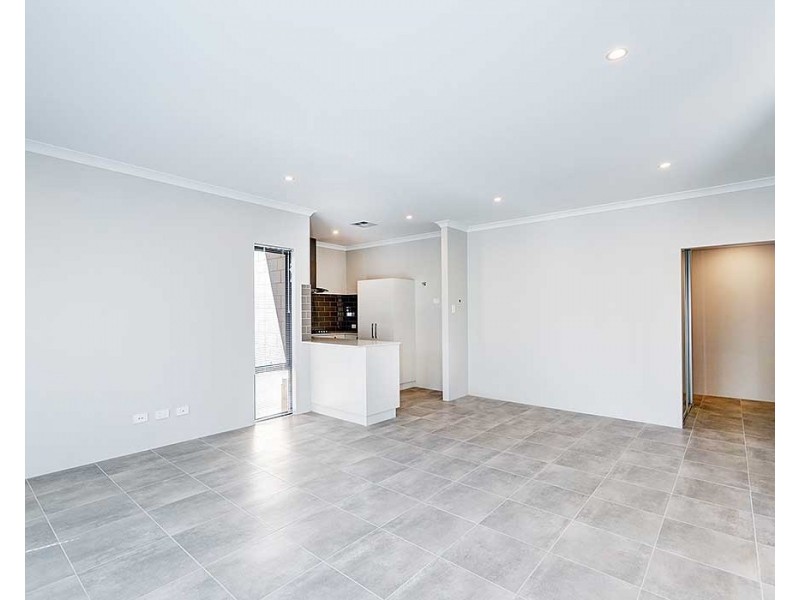 2/23 Tia Avenue, High Wycombe WA 6057