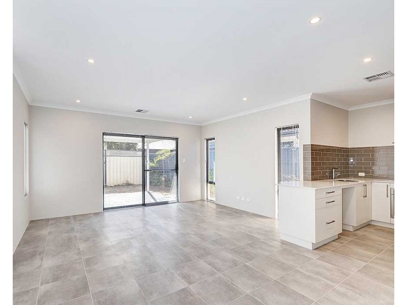 2/23 Tia Avenue, High Wycombe WA 6057