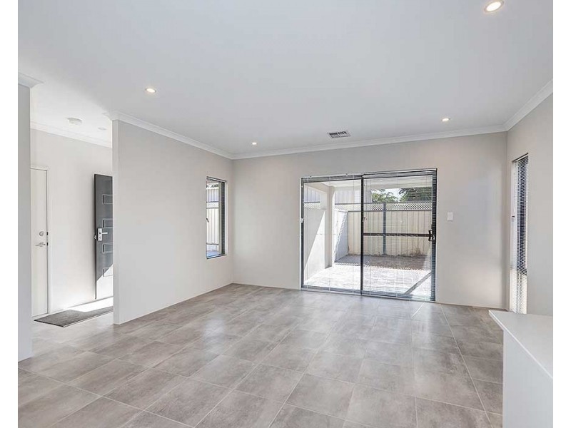 2/23 Tia Avenue, High Wycombe WA 6057