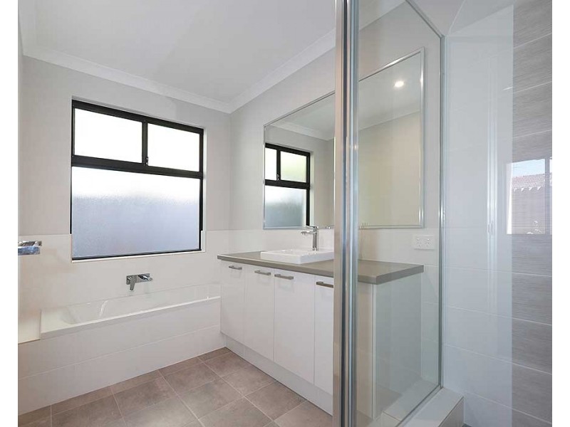 2/23 Tia Avenue, High Wycombe WA 6057