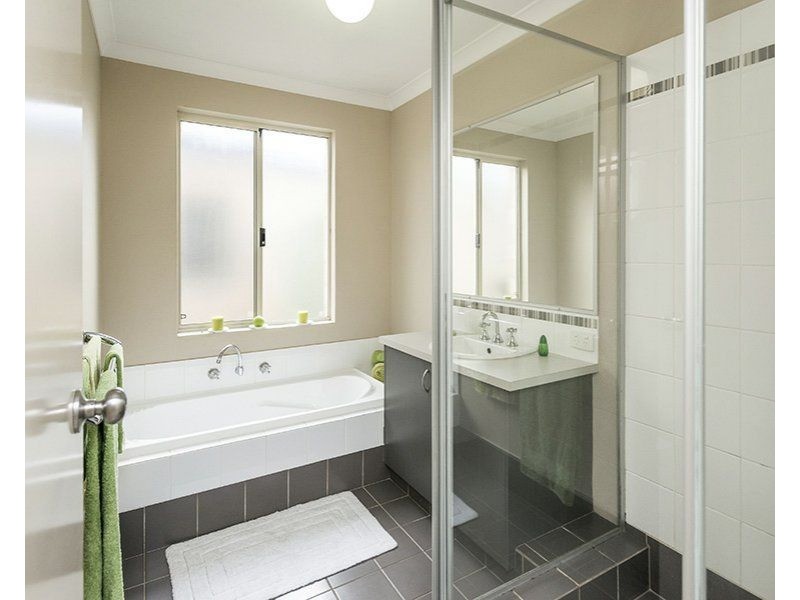 4/456 Kalamunda Road, High Wycombe WA 6057