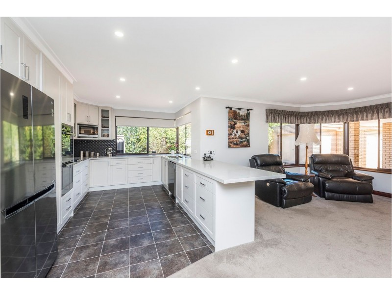 45 Bridgwood Road, Lesmurdie WA 6076