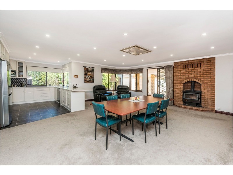 45 Bridgwood Road, Lesmurdie WA 6076