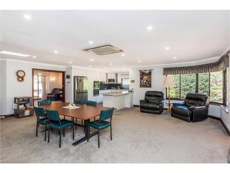 45 Bridgwood Road, Lesmurdie WA 6076