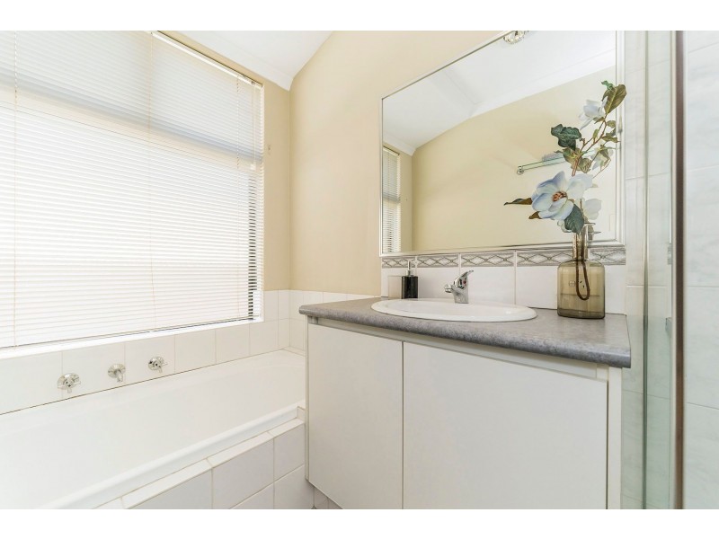 37 Kenneth Road, High Wycombe WA 6057