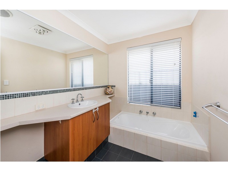 16 Nottingham Green, High Wycombe WA 6057