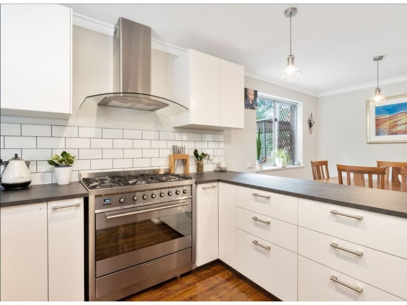 29 Carlisle Road, Kalamunda WA 6076