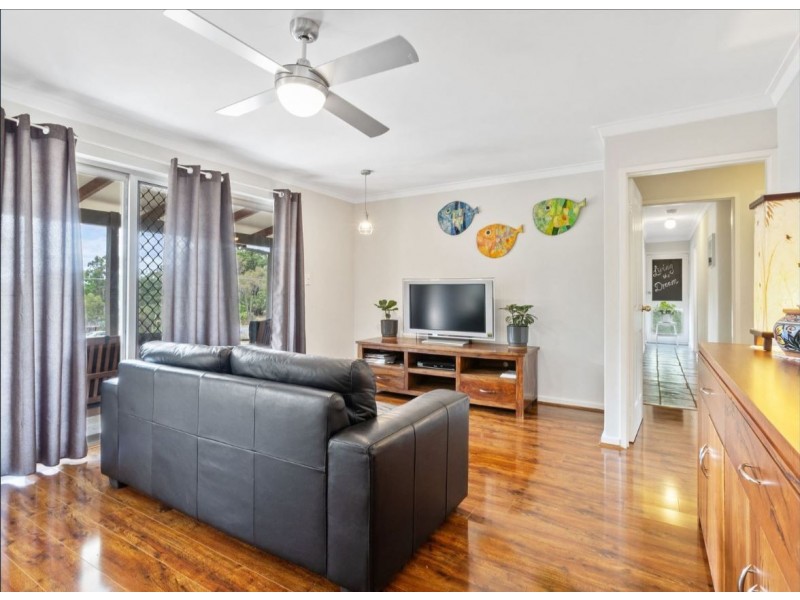 29 Carlisle Road, Kalamunda WA 6076