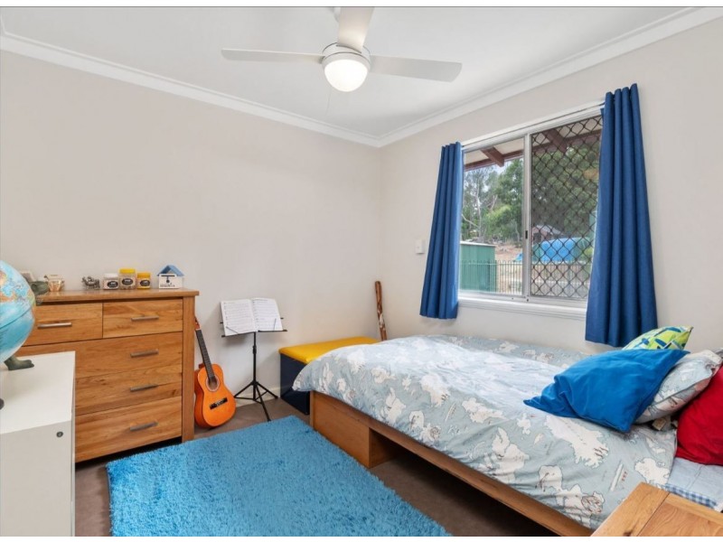 29 Carlisle Road, Kalamunda WA 6076