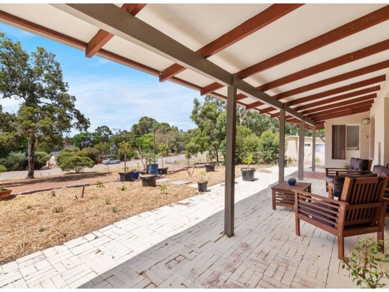 29 Carlisle Road, Kalamunda WA 6076