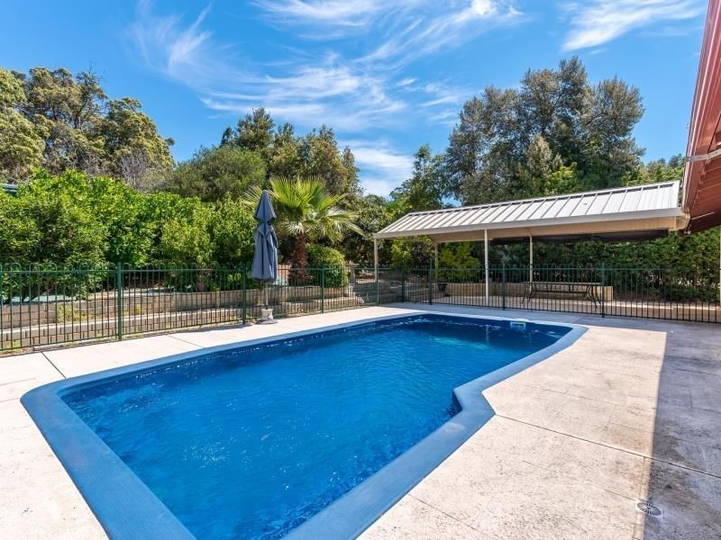 29 Carlisle Road, Kalamunda WA 6076