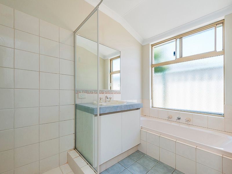 26 Hawkevale Road, High Wycombe WA 6057