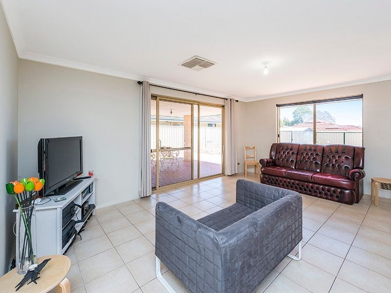 26 Hawkevale Road, High Wycombe WA 6057