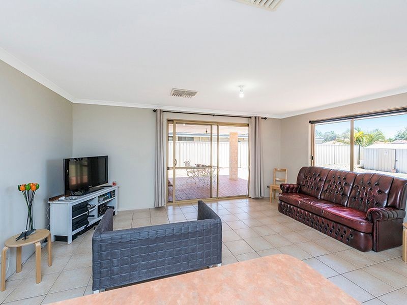 26 Hawkevale Road, High Wycombe WA 6057