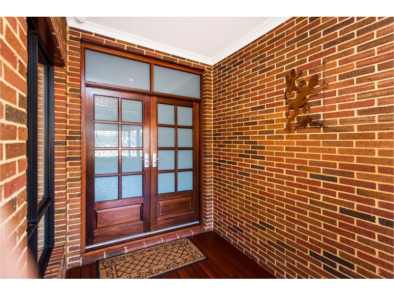 54 Hawkevale Road, High Wycombe WA 6057