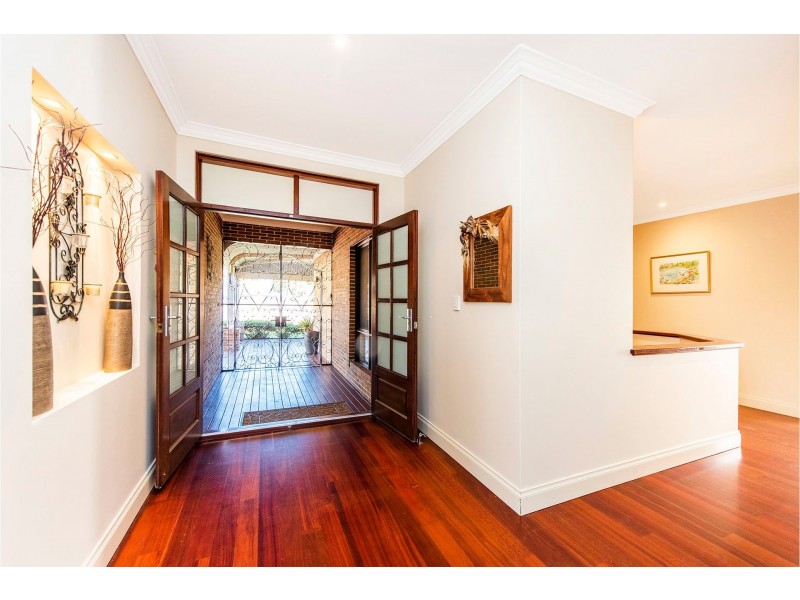 54 Hawkevale Road, High Wycombe WA 6057