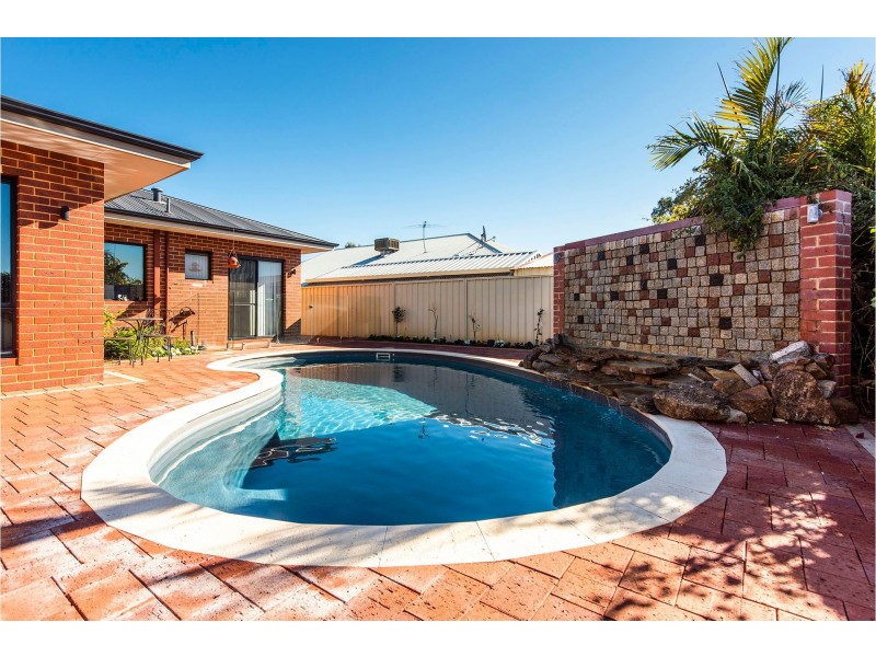 54 Hawkevale Road, High Wycombe WA 6057