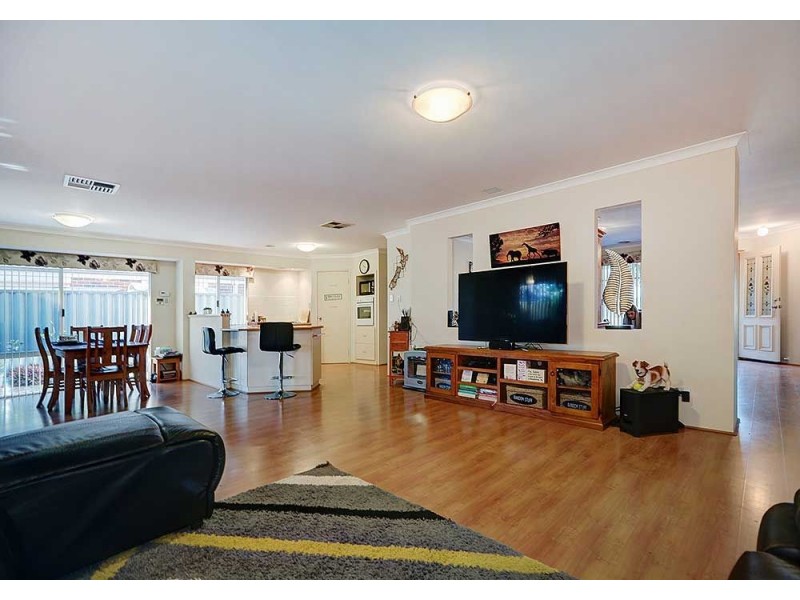 27 Benson Way, High Wycombe WA 6057