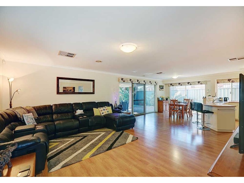 27 Benson Way, High Wycombe WA 6057