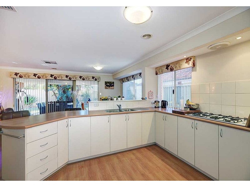 27 Benson Way, High Wycombe WA 6057