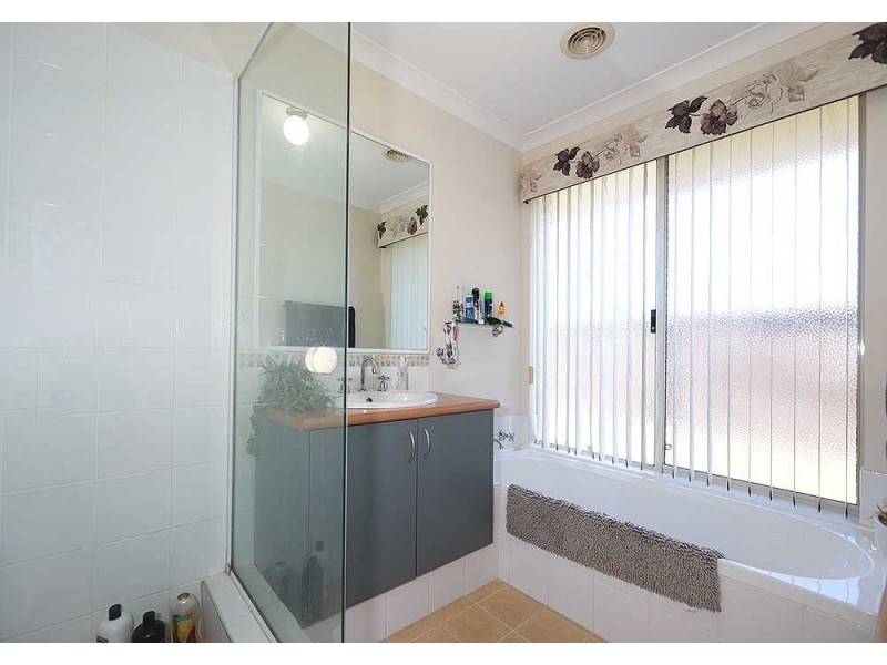 27 Benson Way, High Wycombe WA 6057