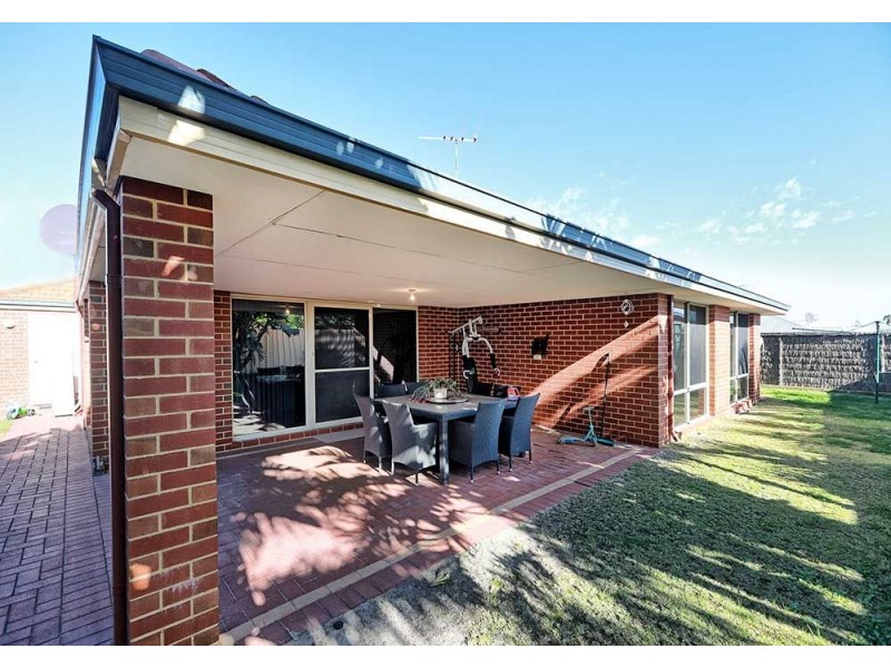 27 Benson Way, High Wycombe WA 6057