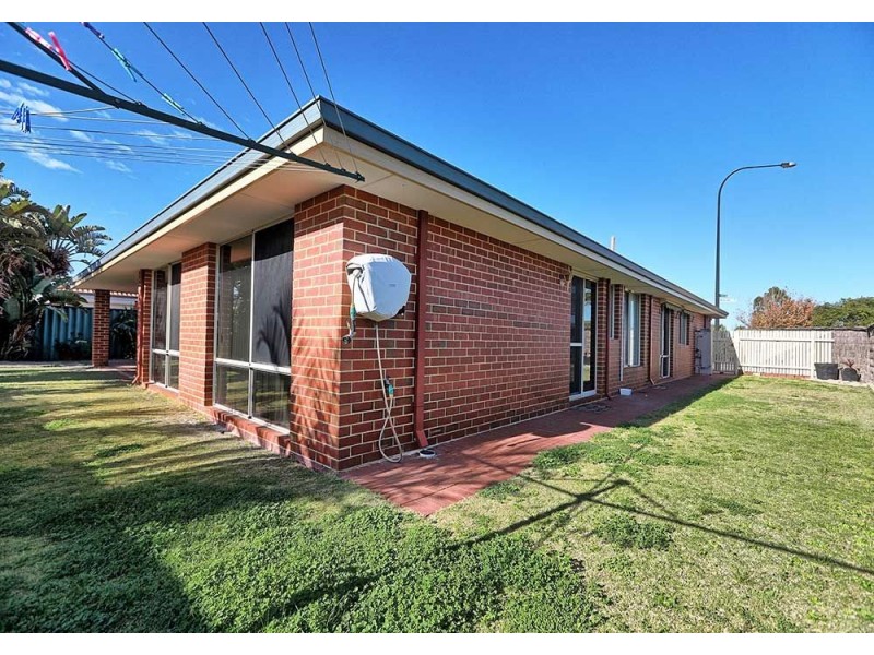 27 Benson Way, High Wycombe WA 6057