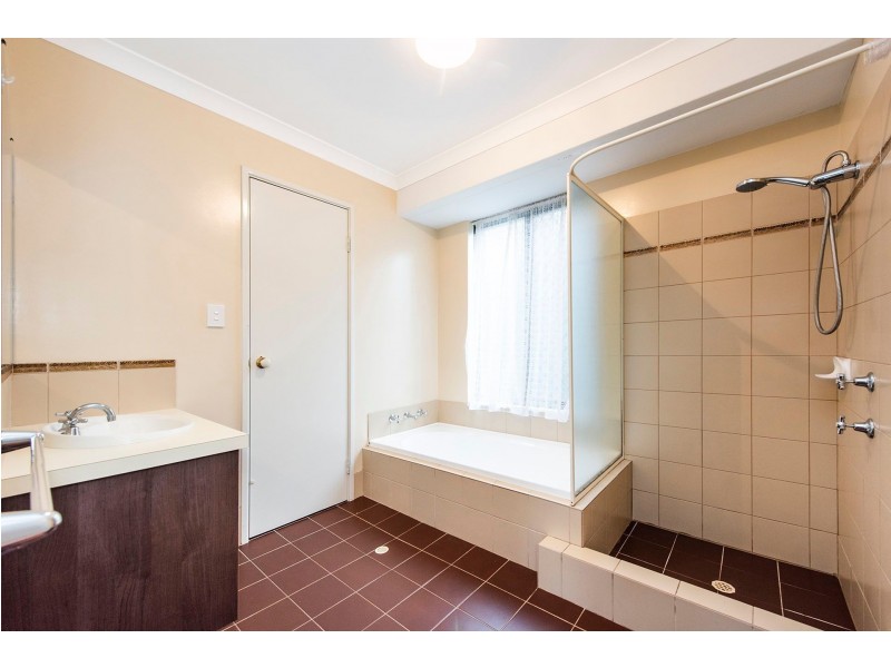 24 Amethyst Place, Maida Vale WA 6057