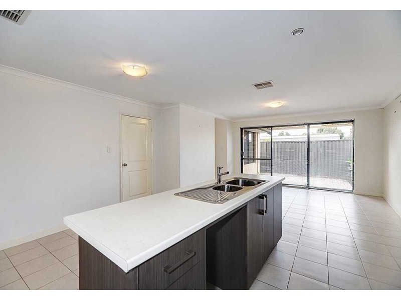 4/42 Wroxton Street, Midland WA 6056