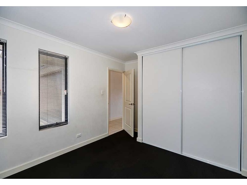 4/42 Wroxton Street, Midland WA 6056