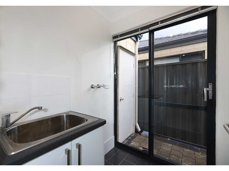 4/42 Wroxton Street, Midland WA 6056