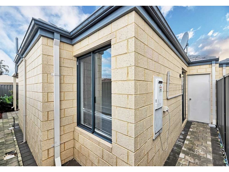 4/42 Wroxton Street, Midland WA 6056