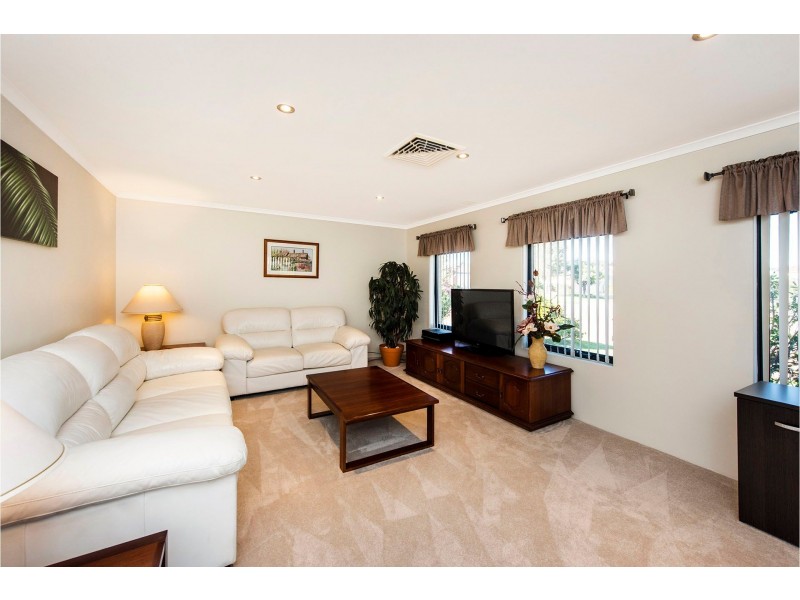19 Fleet Circle, High Wycombe WA 6057