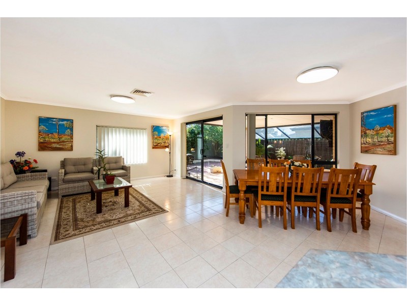 19 Fleet Circle, High Wycombe WA 6057
