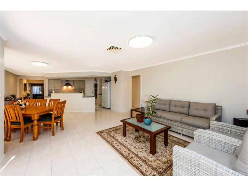 19 Fleet Circle, High Wycombe WA 6057