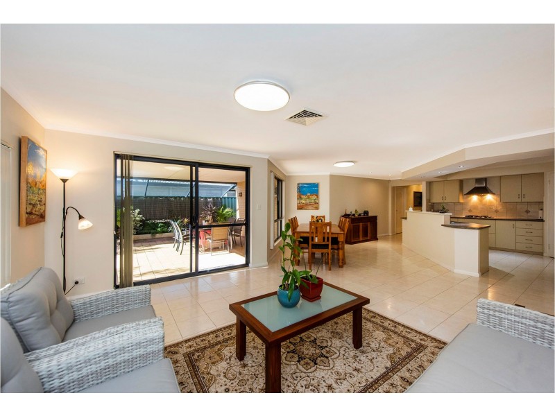 19 Fleet Circle, High Wycombe WA 6057