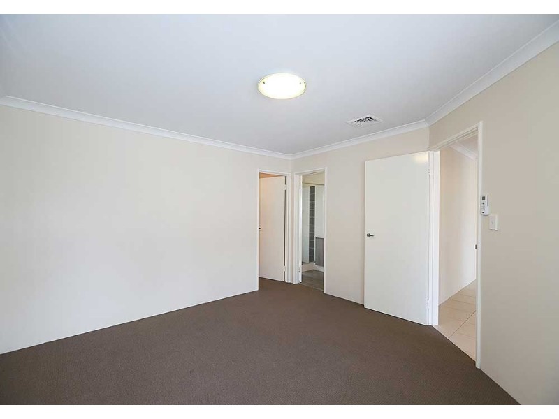 4/6 Jeanhulley Road, High Wycombe WA 6057