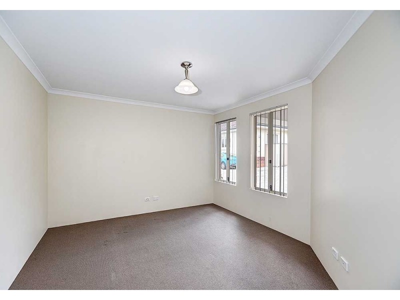 4/6 Jeanhulley Road, High Wycombe WA 6057