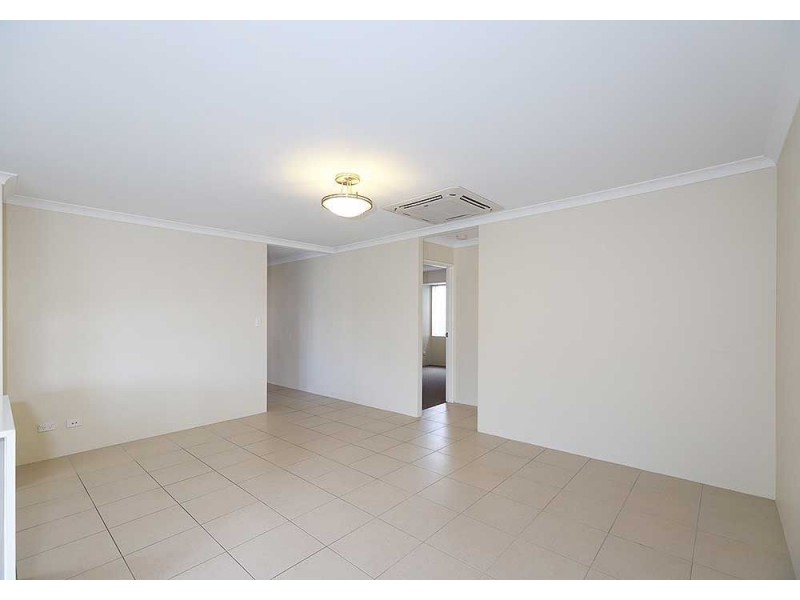 4/6 Jeanhulley Road, High Wycombe WA 6057