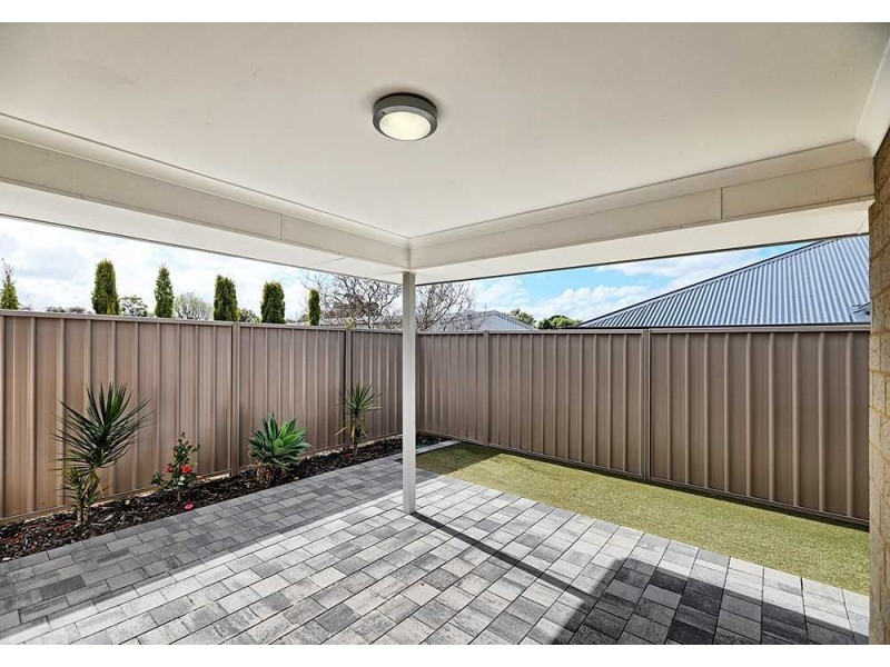 4/6 Jeanhulley Road, High Wycombe WA 6057