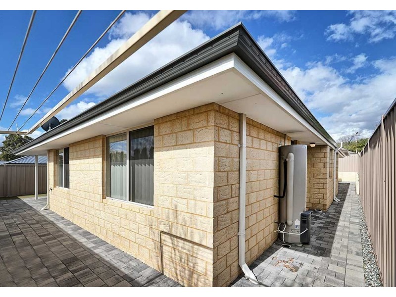 4/6 Jeanhulley Road, High Wycombe WA 6057