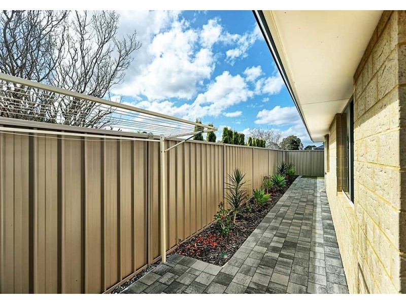 4/6 Jeanhulley Road, High Wycombe WA 6057