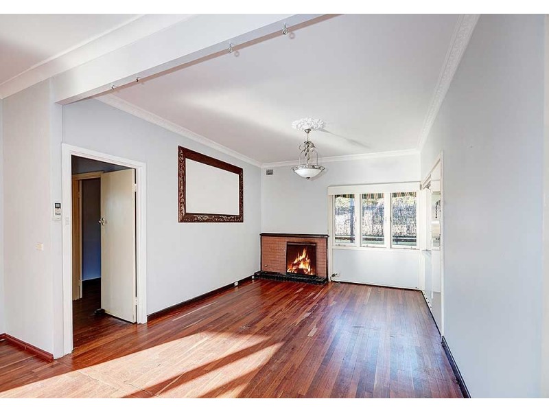 23 Clianthus Way, Koongamia WA 6056
