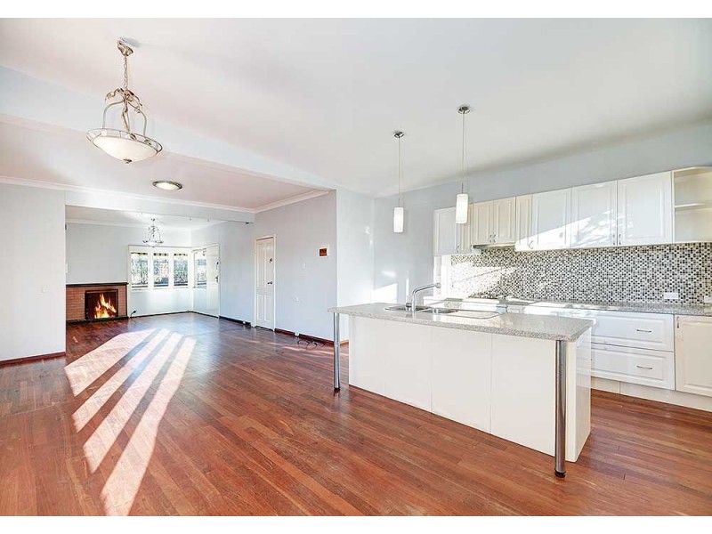 23 Clianthus Way, Koongamia WA 6056